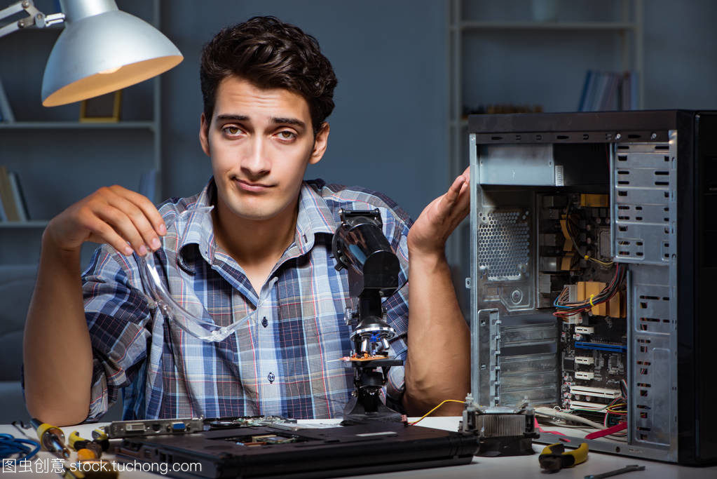 顯微鏡下的精工細作 現代計算機維修中顯微鏡的應用與挑戰